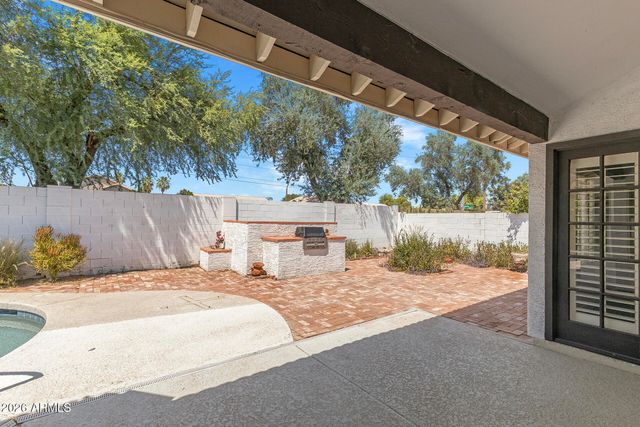 1970 E SUNBURST Lane, Tempe, AZ 85284