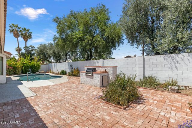 1970 E SUNBURST Lane, Tempe, AZ 85284