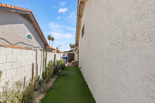 1970 E SUNBURST Lane, Tempe, AZ 85284