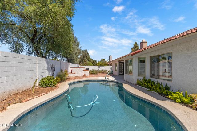 1970 E SUNBURST Lane, Tempe, AZ 85284