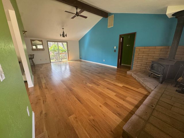 15 Twin Oaks Road, Jacksonville, OR 97530