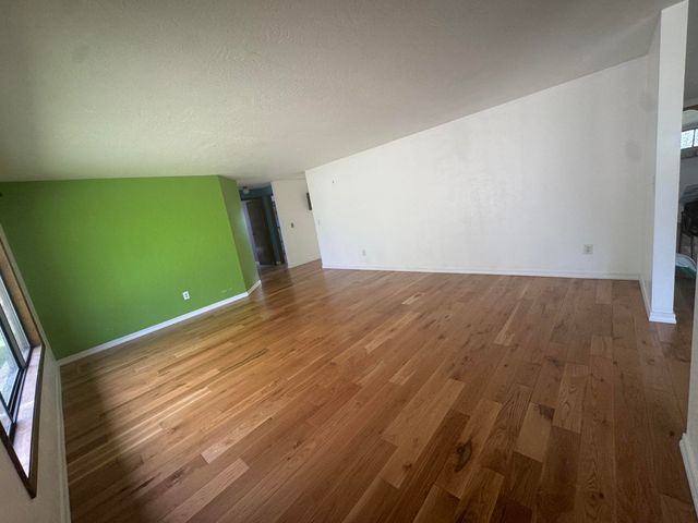 15 Twin Oaks Road, Jacksonville, OR 97530