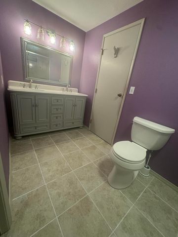 15 Twin Oaks Road, Jacksonville, OR 97530