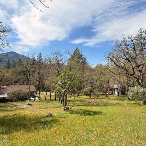 15 Twin Oaks Road, Jacksonville, OR 97530