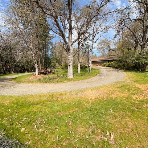 15 Twin Oaks Road, Jacksonville, OR 97530