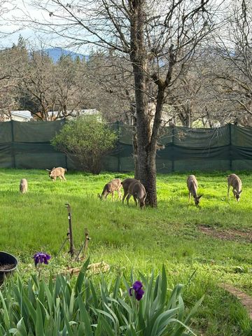 15 Twin Oaks Road, Jacksonville, OR 97530