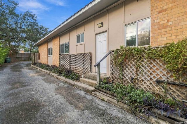3030 Urban Crest Dr, San Antonio, TX 78209
