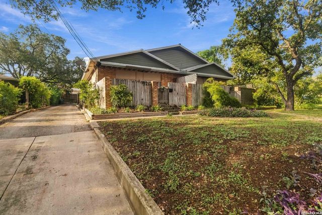 3030 Urban Crest Dr, San Antonio, TX 78209