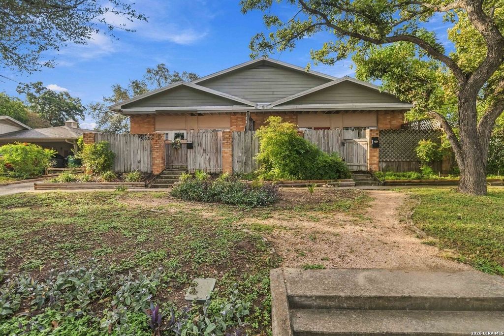 3030 Urban Crest Dr, San Antonio, TX 78209