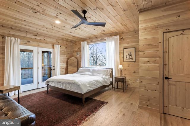 26 HIDEOUT WAY, Great Cacapon, WV 25422