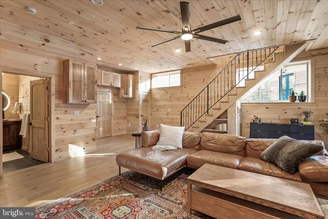 26 HIDEOUT WAY, Great Cacapon, WV 25422