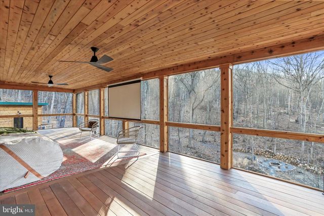 26 HIDEOUT WAY, Great Cacapon, WV 25422