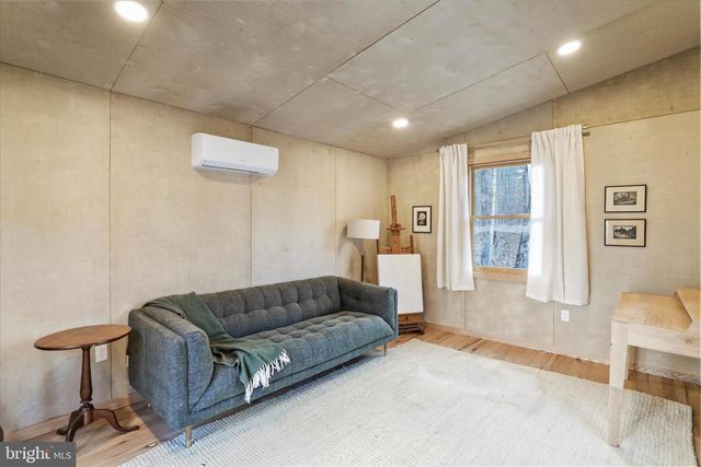 26 HIDEOUT WAY, Great Cacapon, WV 25422