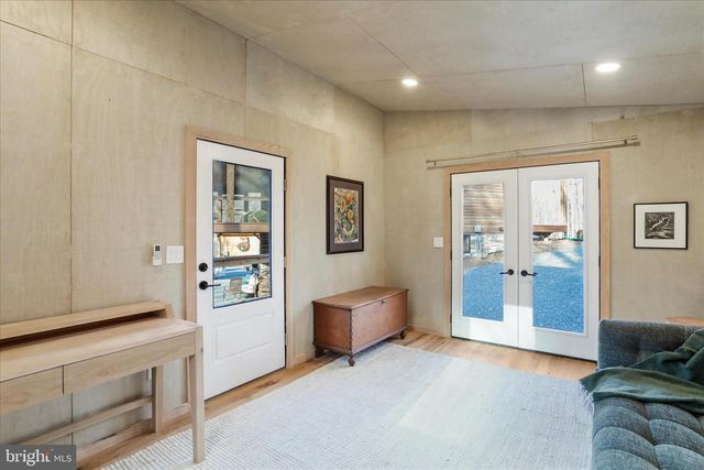 26 HIDEOUT WAY, Great Cacapon, WV 25422