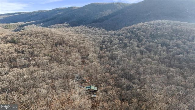 26 HIDEOUT WAY, Great Cacapon, WV 25422