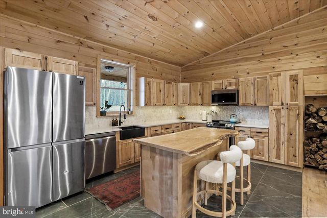 26 HIDEOUT WAY, Great Cacapon, WV 25422