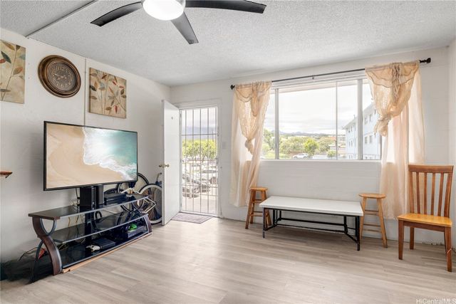 94-011 Waipahu Street D214, Waipahu, HI 96797