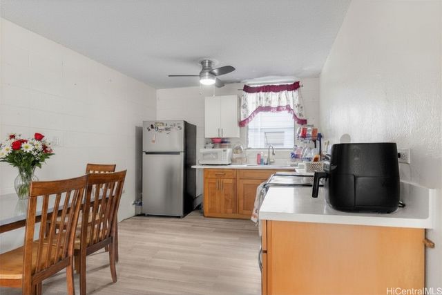 94-011 Waipahu Street D214, Waipahu, HI 96797