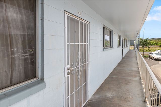 94-011 Waipahu Street D214, Waipahu, HI 96797