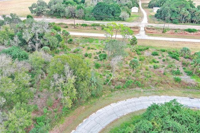 171 CAROUSEL AVE, La Belle, FL 33935