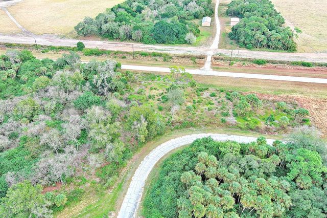 171 CAROUSEL AVE, La Belle, FL 33935