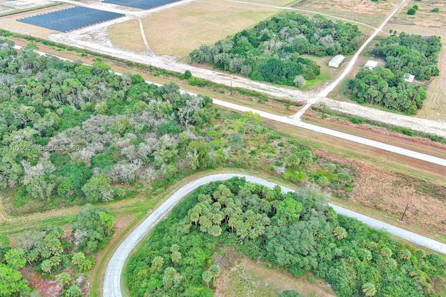 171 CAROUSEL AVE, La Belle, FL 33935