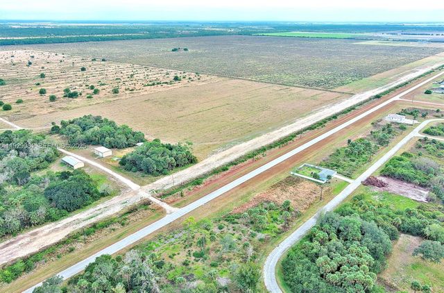 171 CAROUSEL AVE, La Belle, FL 33935