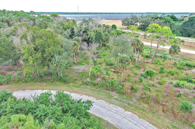 171 CAROUSEL AVE, La Belle, FL 33935