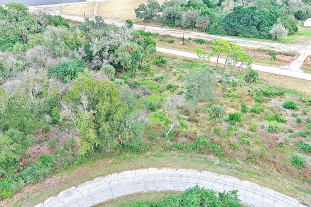 171 CAROUSEL AVE, La Belle, FL 33935