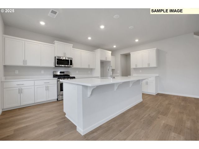 858 GLADE Ave, Forest Grove, OR 97116