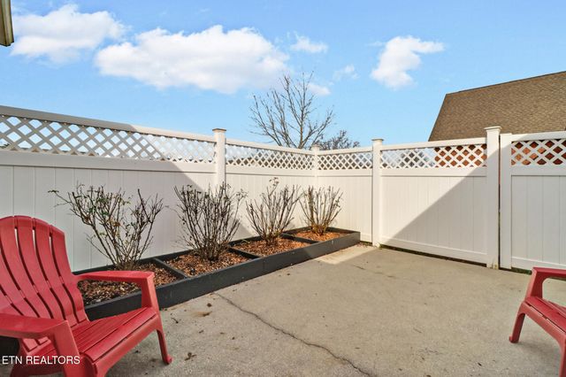 7038 Winter Oaks Way, Knoxville, TN 37918