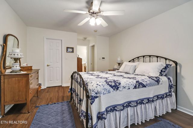 7038 Winter Oaks Way, Knoxville, TN 37918