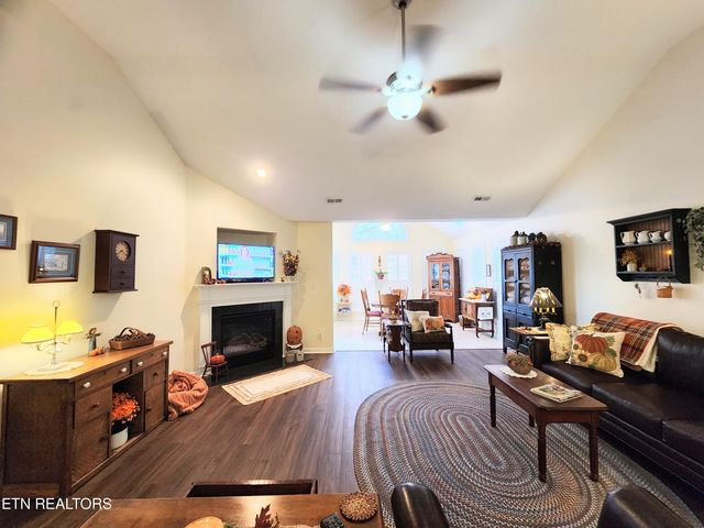 7038 Winter Oaks Way, Knoxville, TN 37918