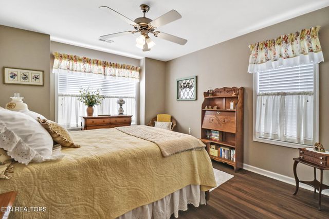 7038 Winter Oaks Way, Knoxville, TN 37918