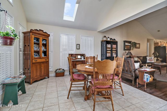 7038 Winter Oaks Way, Knoxville, TN 37918