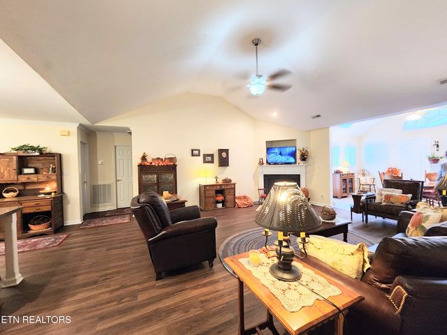 7038 Winter Oaks Way, Knoxville, TN 37918