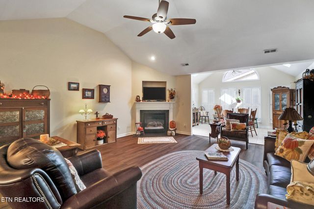 7038 Winter Oaks Way, Knoxville, TN 37918