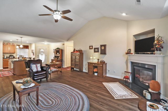 7038 Winter Oaks Way, Knoxville, TN 37918