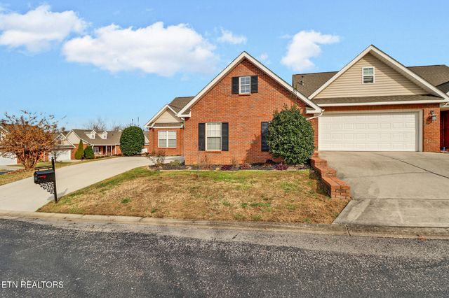 7038 Winter Oaks Way, Knoxville, TN 37918