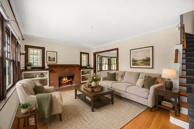 44 N Spring Avenue, La Grange, IL 60525