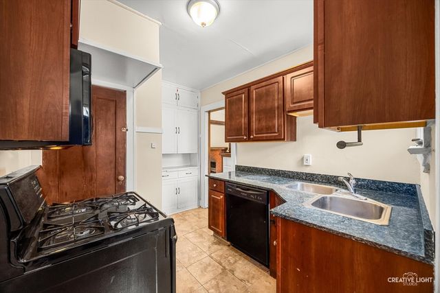 44 N Spring Avenue, La Grange, IL 60525