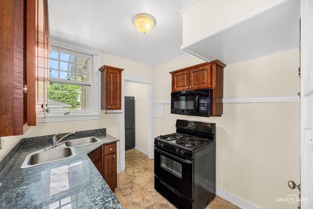 44 N Spring Avenue, La Grange, IL 60525