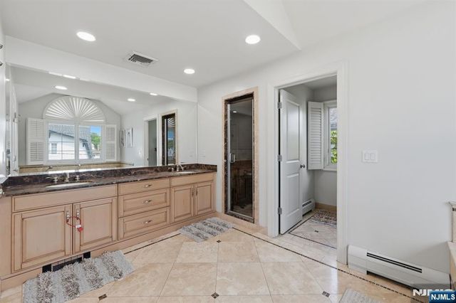70 Mcelroy Avenue, Fort Lee, NJ 07024
