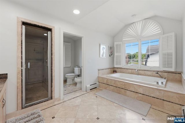 70 Mcelroy Avenue, Fort Lee, NJ 07024