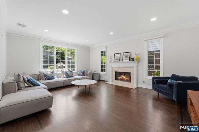 70 Mcelroy Avenue, Fort Lee, NJ 07024