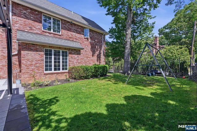 70 Mcelroy Avenue, Fort Lee, NJ 07024