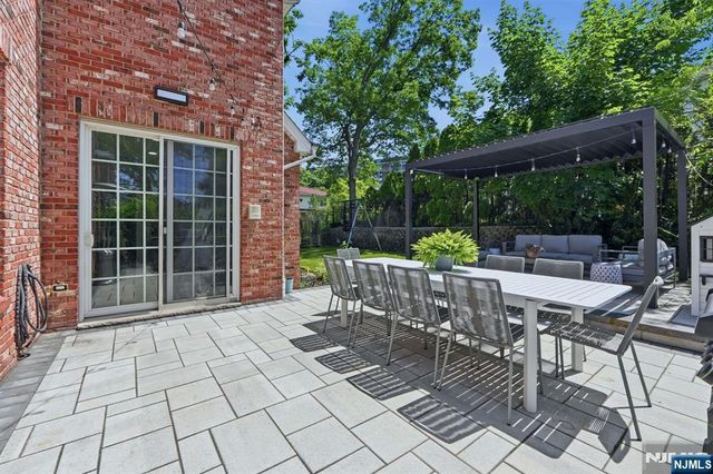 70 Mcelroy Avenue, Fort Lee, NJ 07024