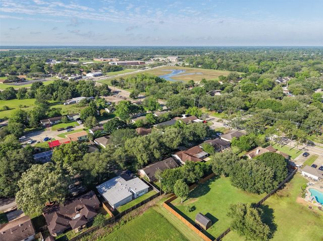 1616 Alta Vista Drive, Alvin, TX 77511