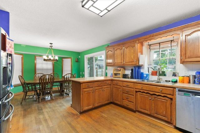 1205 SE 12th Circle, Lee's Summit, MO 64081