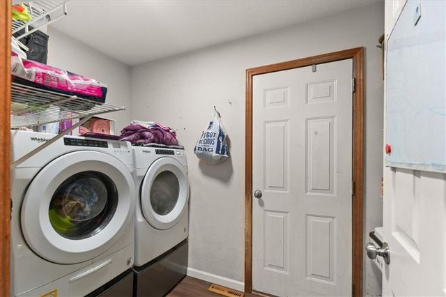 1205 SE 12th Circle, Lee's Summit, MO 64081